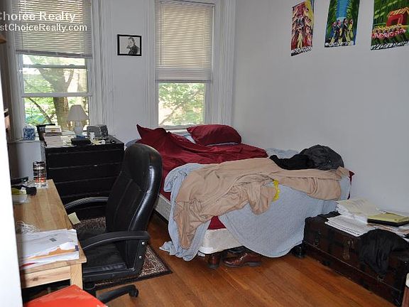 5th image of 98 Strathmore Rd APT 4
