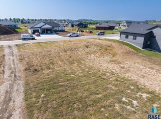 5535 W Colonial Ct, Sioux Falls, SD 57107