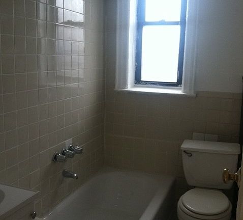 2nd image of 41 E 29th St APT D3