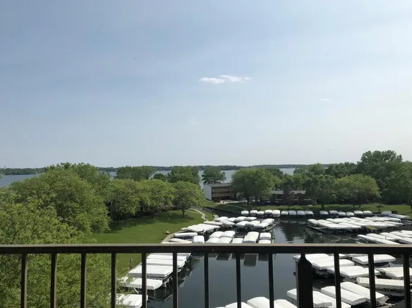 2700 N Shore Dr Unit 703, Clear Lake, IA 50428