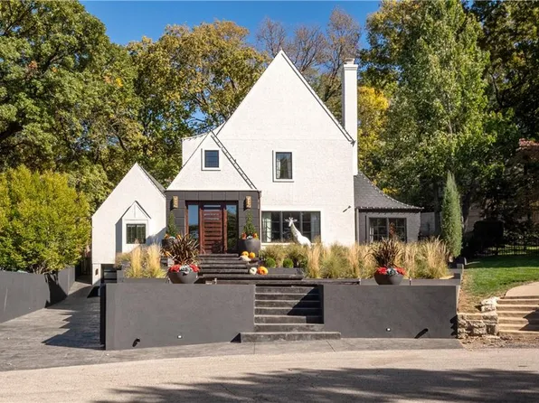 4963 Ward Pkwy, Kansas City, MO 64112