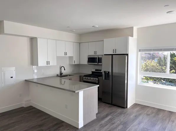 12401 Matteson Ave #202, Los Angeles, CA 90066