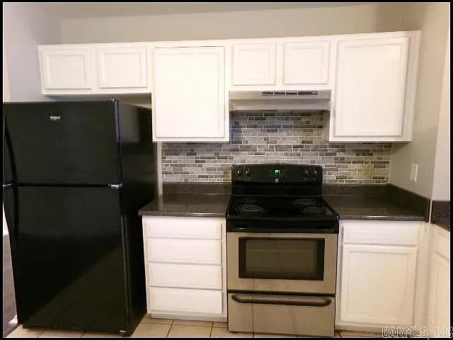3915 Saint James Ct — Photo 8