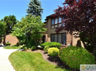 103 Willowbrook Dr, North Brunswick, NJ 08902