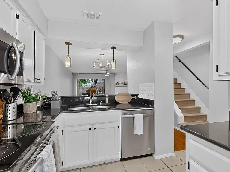3801 Menchaca Rd #25 — Photo 9