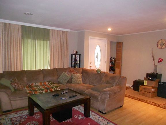3rd image of 3457 S 162nd St