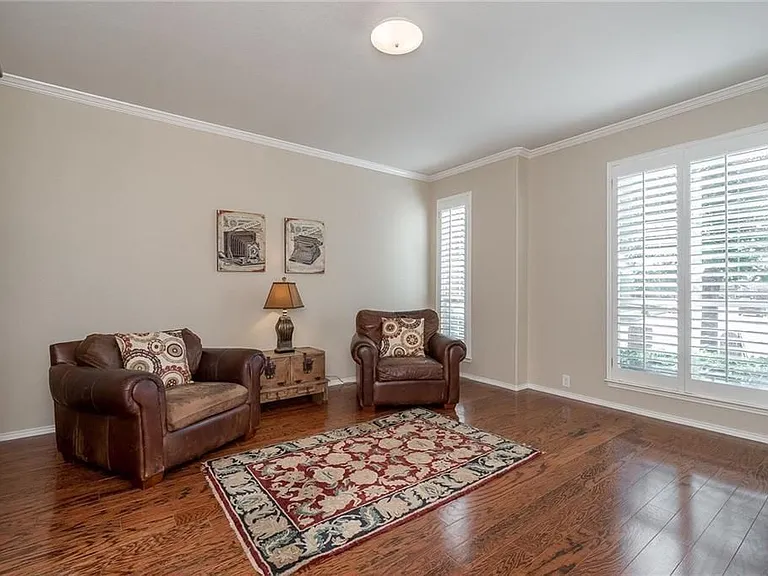 2374 Aspermount Dr — Photo 11