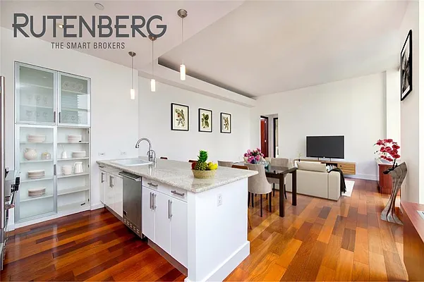 Rented by R New York | media 22