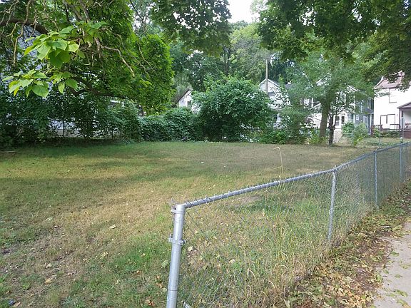 2nd image of 242 Bradford St NE