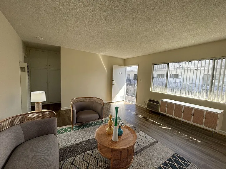 460 W. Doran St. Glendale CA — Photo 1