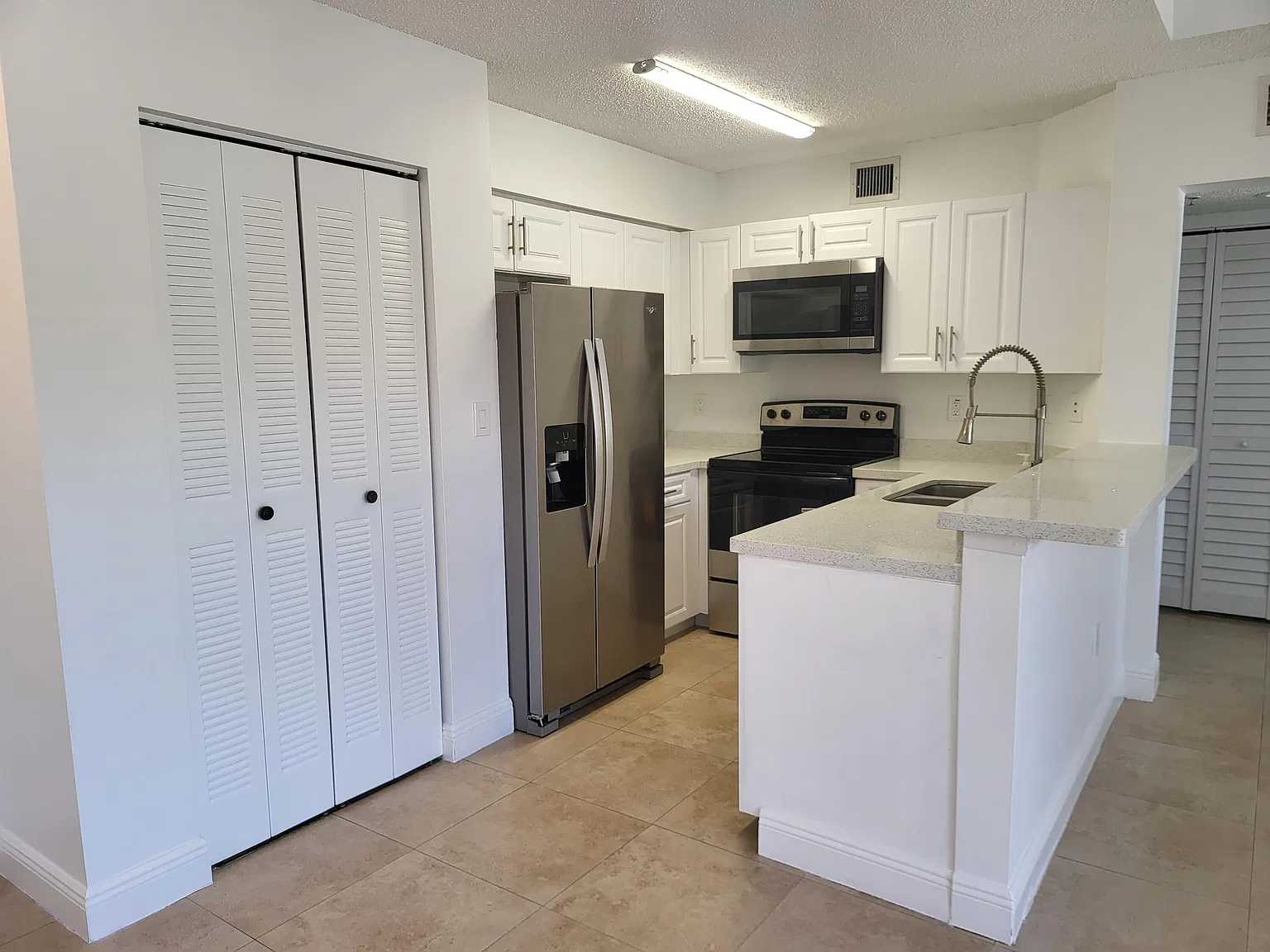 1 bed, 1.0 bath, 687 sqft, $1,800 — Photo 3