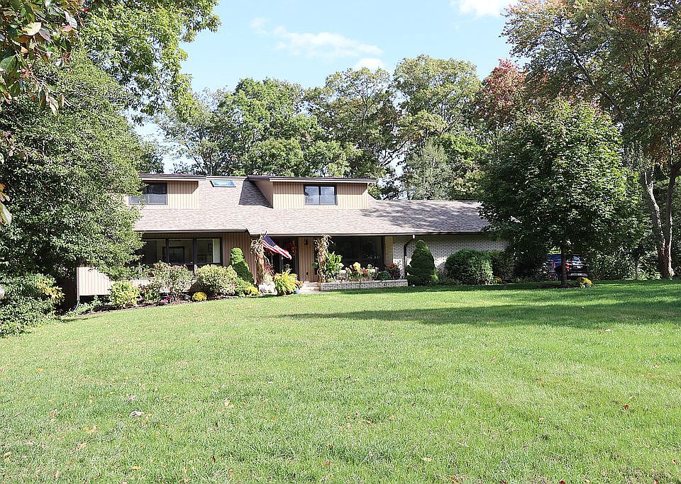 1st image of 613 Duchess Ct