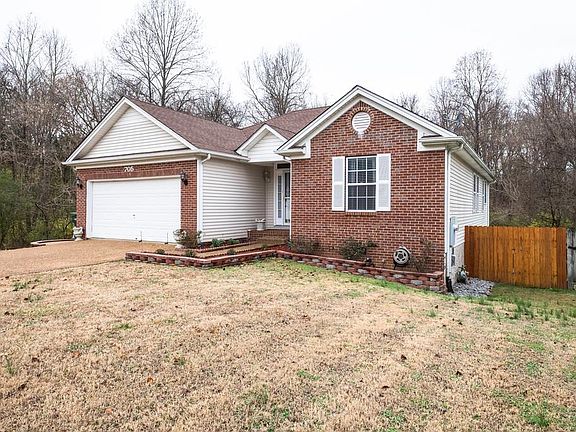 2nd image of 705 Woodcraft Dr