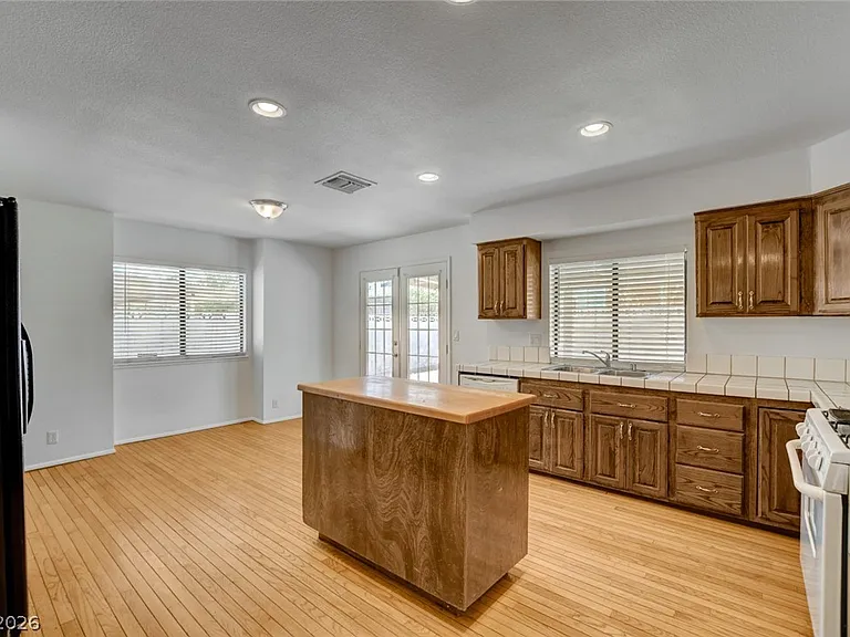 804 Glen Abbey Cir — Photo 29