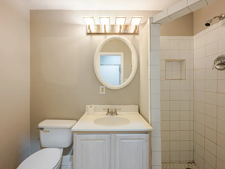 76 P St NW #B — Photo 4