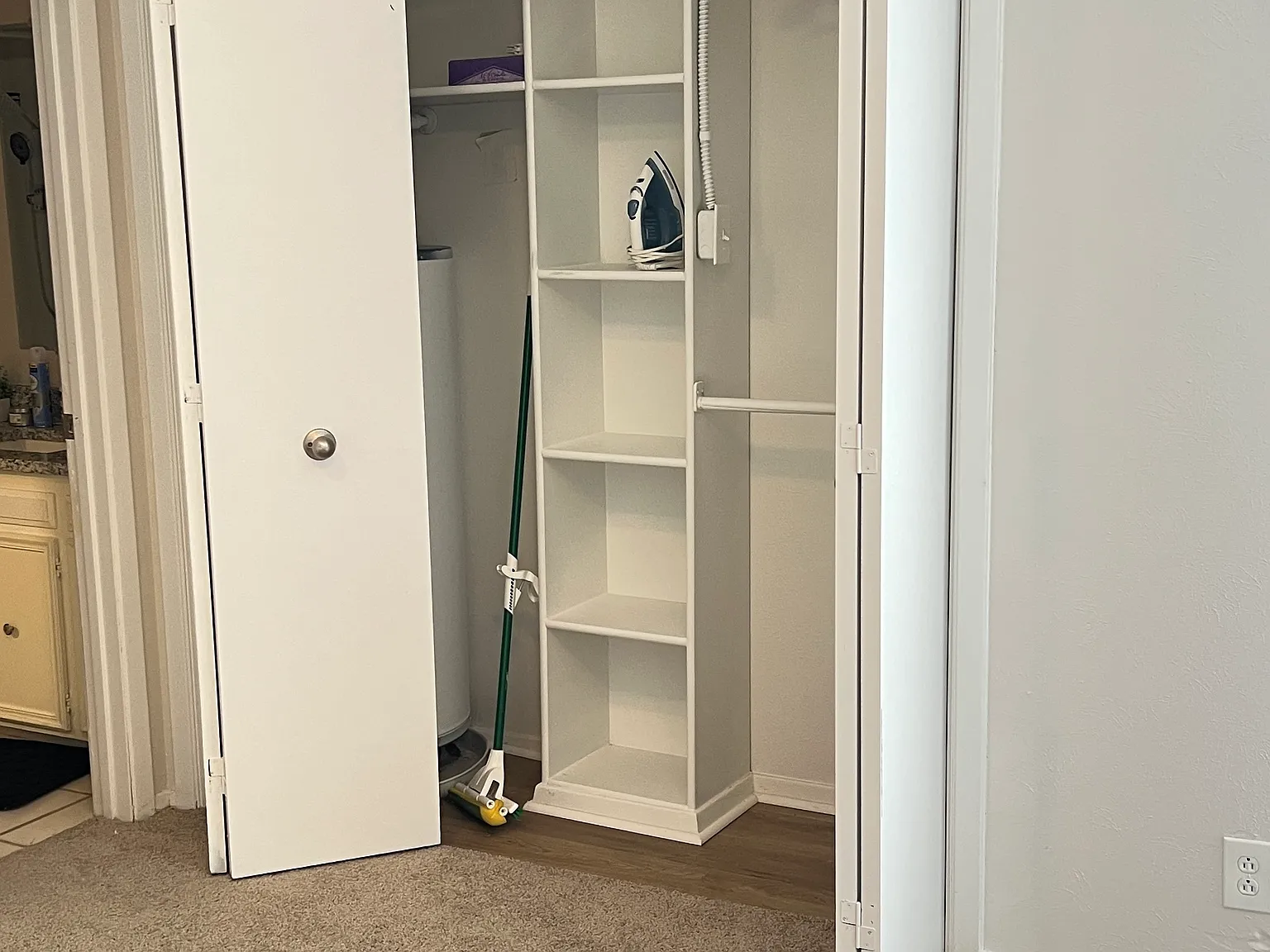 3 bed, 1800 sqft, $1,000 — Photo 2