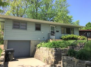 4311 Fairlane Dr NE, Cedar Rapids, IA 52402