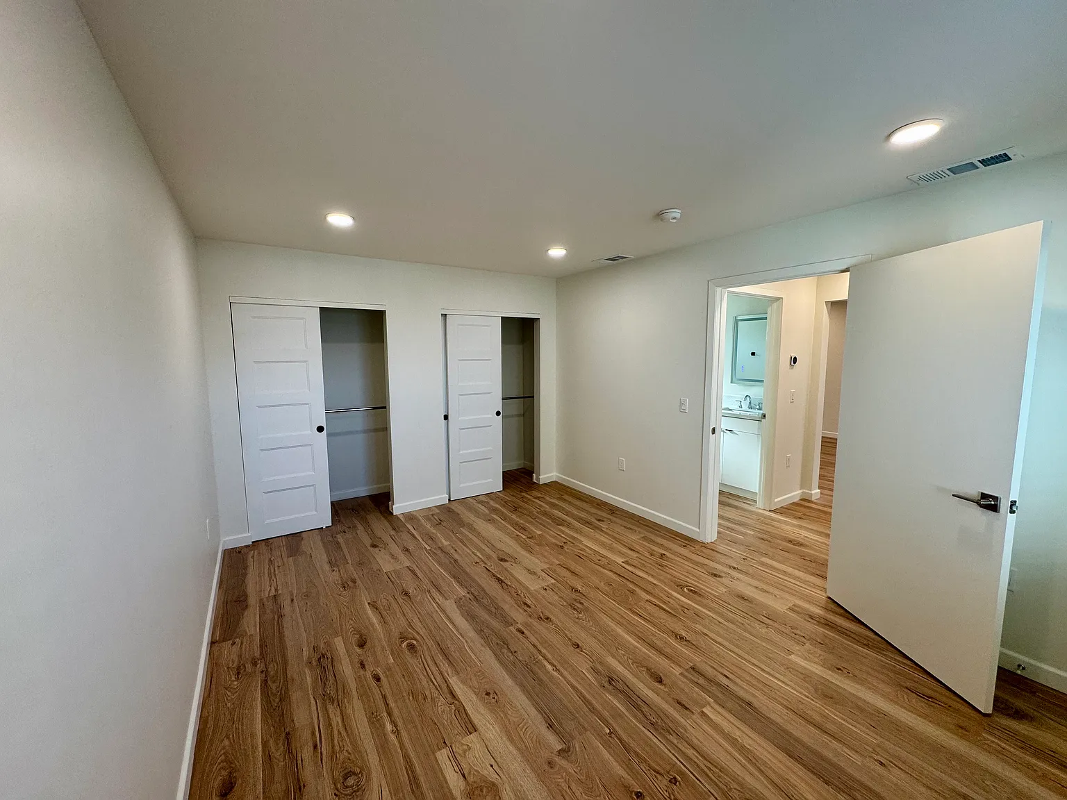 1 bed, 550 sqft, $2,150 — Photo 4