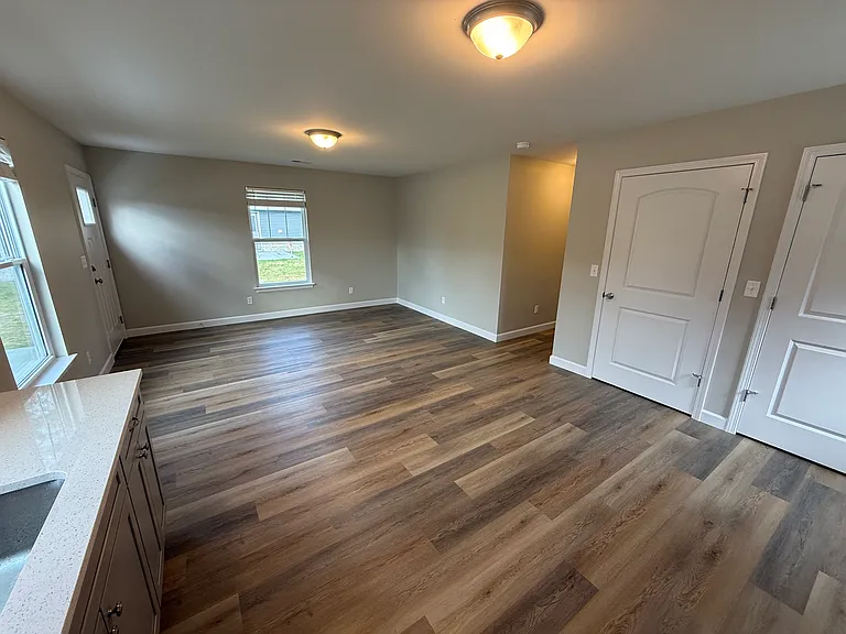 407 S Main St — Photo 20