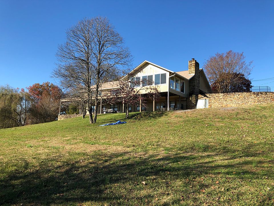 2nd image of 371 Grandview Dr