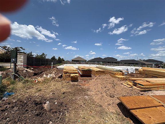 3rd image of 200 Firethorn Rd