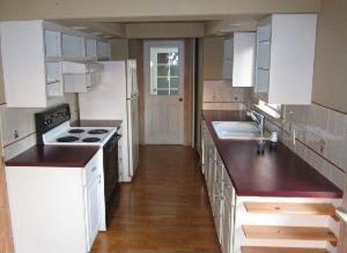 2nd image of 134 Tarragon Ave