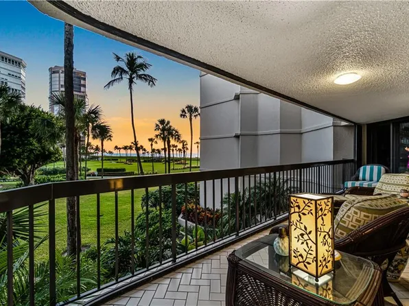 4551 Gulf Shore BLVD N #205, NAPLES, FL 34103