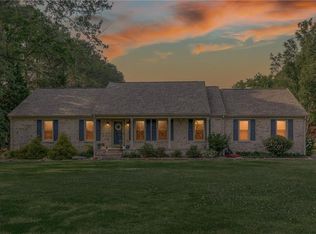 1400 Pine Bark Dr, Chesapeake, VA 23322