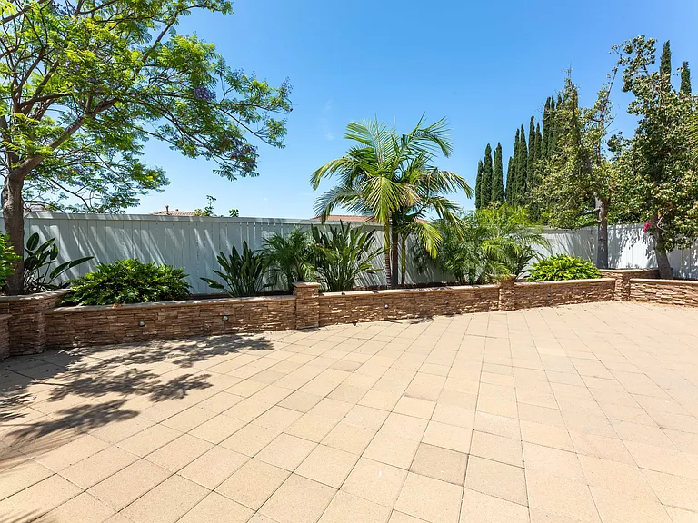 14 Monument Pl — Photo 22
