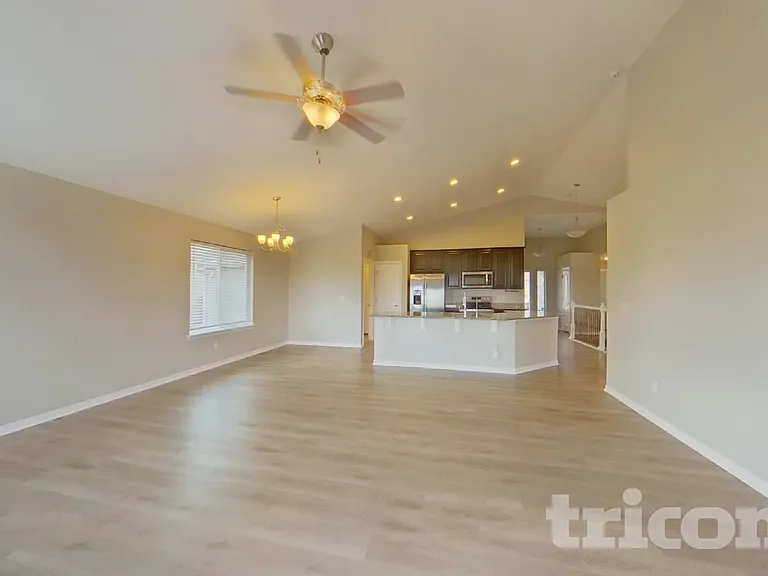 6748 Lamine Dr — Photo 2