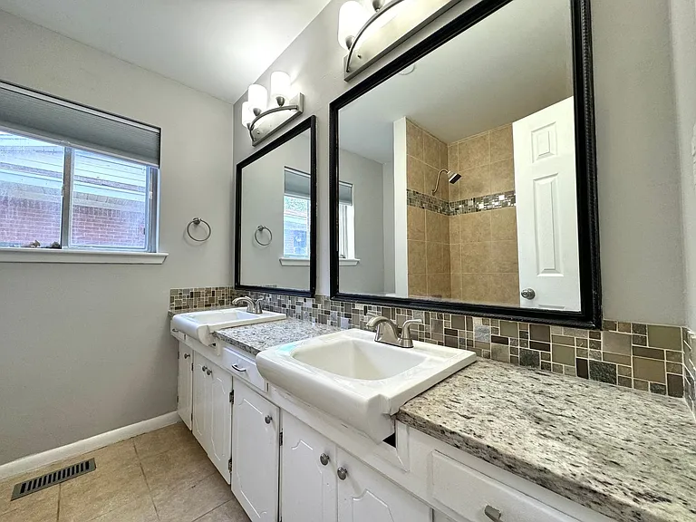 1105 N Fern Ave — Photo 19