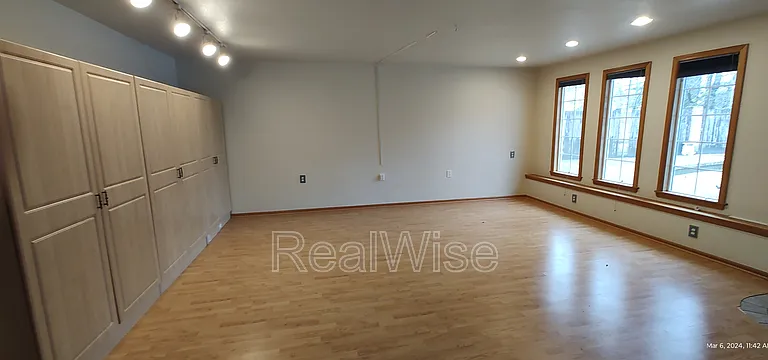 355 W Selmar Ct — Photo 23