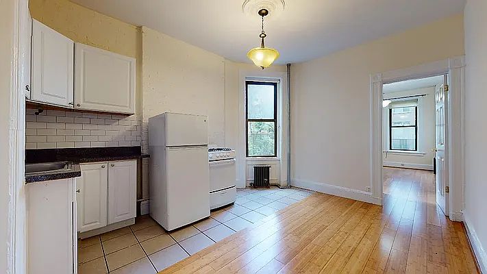 1st image of 158 W 15th St APT 4D