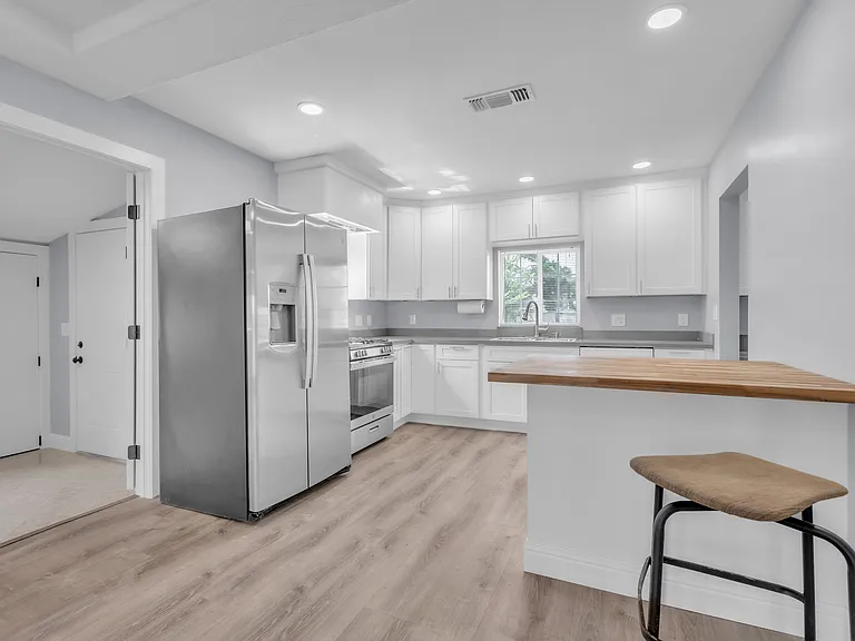 517 Rimmer Ave — Photo 7