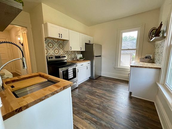 3rd image of 514 W Wisconsin Ave #4