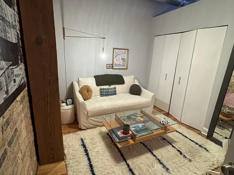2210 W Wabansia Ave #210 — Photo 16