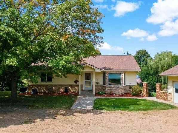 17222 Deerwood Ln, Jordan, MN 55352