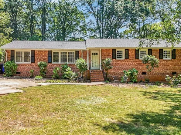 221 Pimlico Rd, Greenville, SC 29607