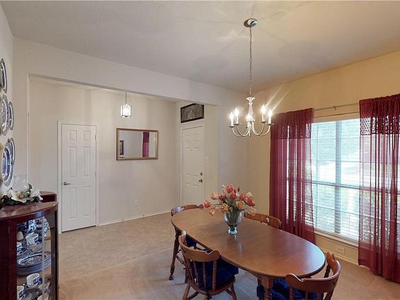 5th image of 2207 Woodberry Dr