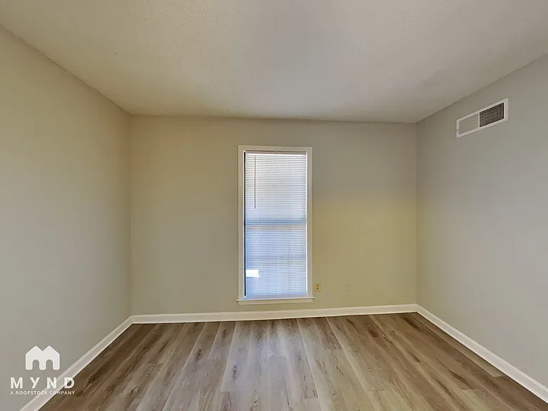4645 Sandy Park Dr — Photo 9