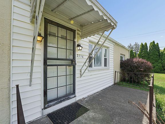 3rd image of 2716 Fairwood Ave