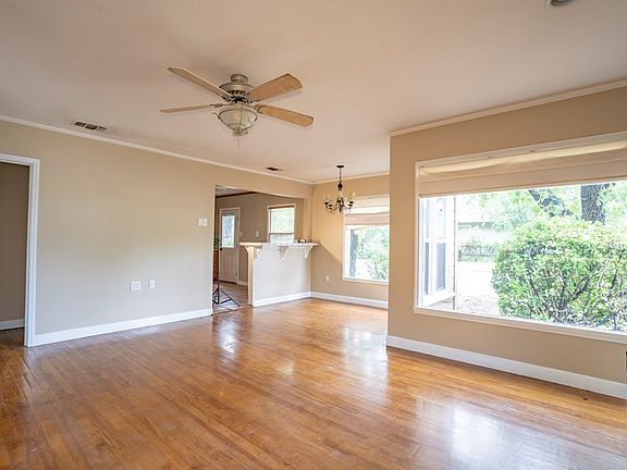 4th image of 2115 W Avenue K