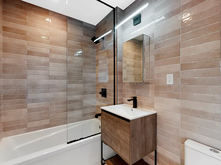 802 Howard Ave #4B — Photo 7