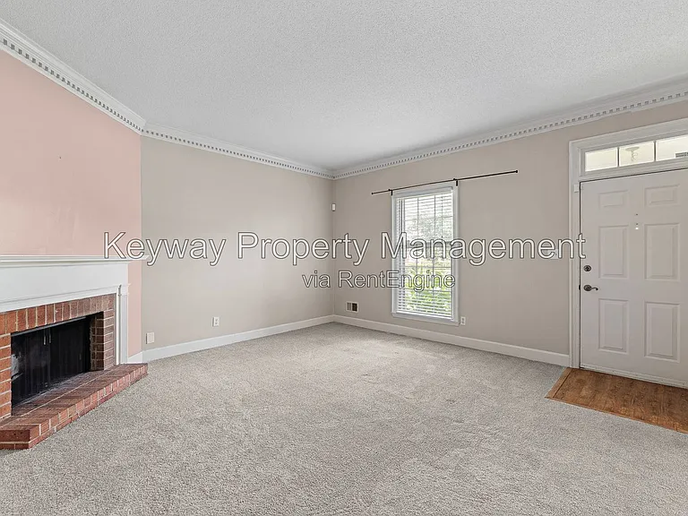344 Folkstone Cir — Photo 3