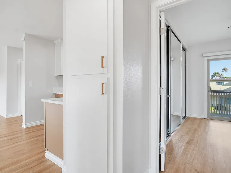 669 F St #21 — Photo 11