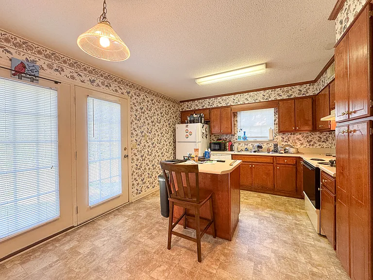 3697 Georgia #24-120B — Photo 4