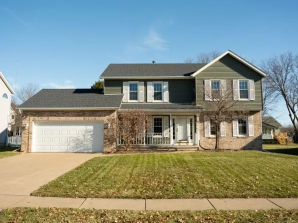 2929 Greenview Dr, Bettendorf, IA 52722