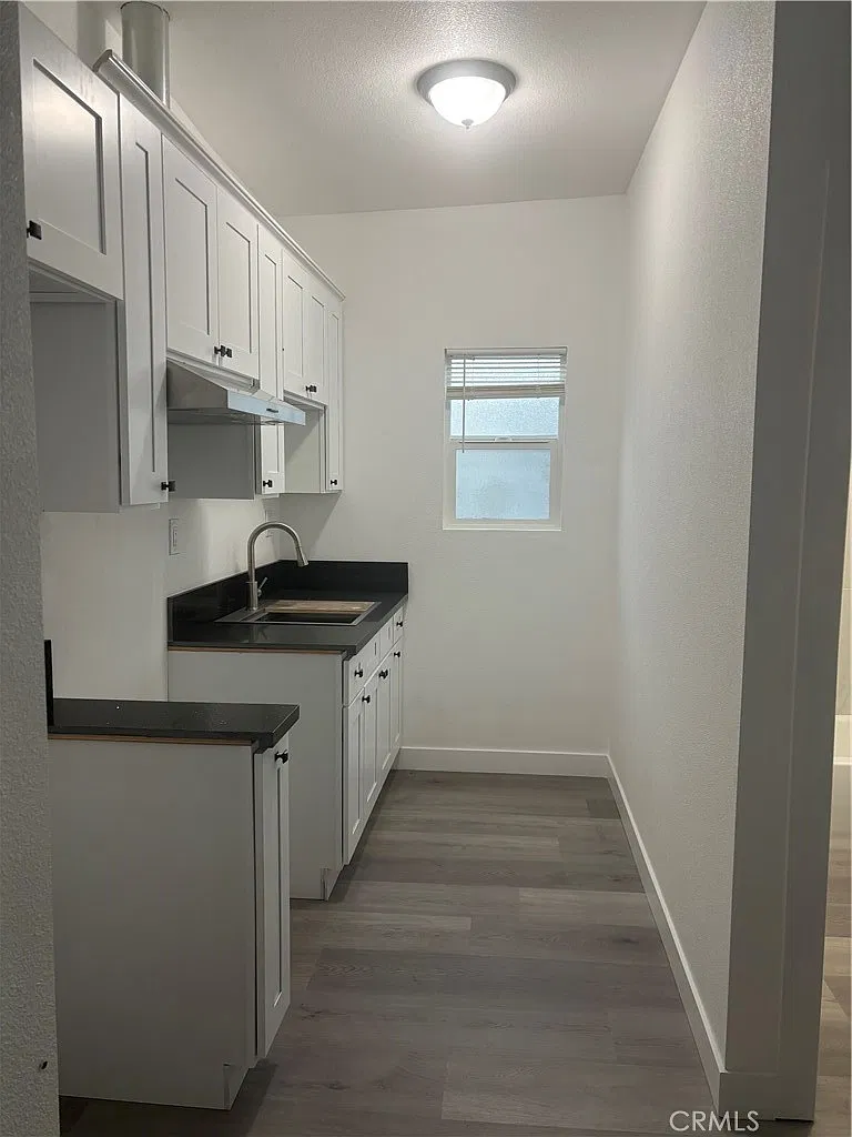 Studio, 300 sqft, $1,450 — Photo 3