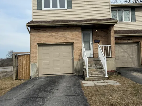 39 Coventry Cres, Kingston, ON K7M 7S8