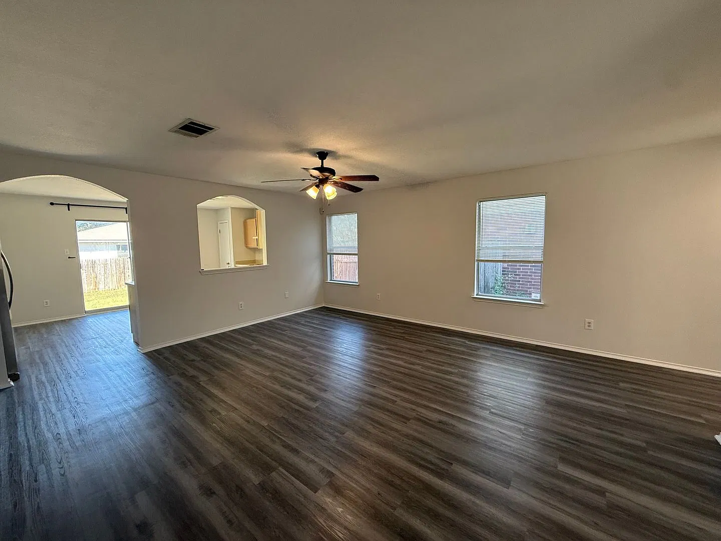 3913 Haley's Way 78664| 3 bed 2 bath 2 Car Garage $1995 — Photo 4